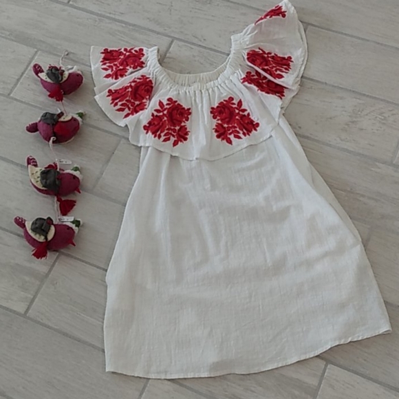 Umgee Dresses & Skirts - UMGEE  RED ROSE EMBROIDERED RUFFLE TOP WHITE DRESS
